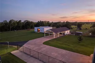 616 County Rd 44, Angleton, TX 77515 - Photo 7