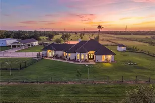 616 County Rd 44, Angleton, TX 77515 - Photo 3