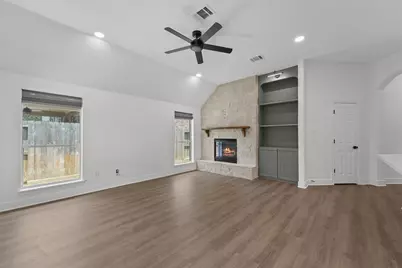 11 Davis Cottage Court, The Woodlands, TX 77385 - Photo 11