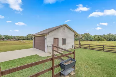 9600 Shadow Creek Trail NW, Hearne, TX 77859 - Photo 37
