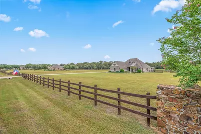 9600 Shadow Creek Trail NW, Bryan, TX 77808 - Photo 1