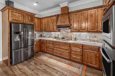 9600 Shadow Creek Trail NW, Bryan, TX 77808 - Photo 11