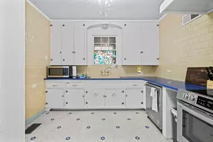 1919 Rosenberg Street St, Galveston, TX 77550 - Photo 9