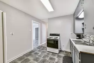 1021 Maple St, La Marque, TX 77568 - Photo 7