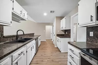 9807 Sparrow Street, La Porte, TX 77571 - Photo 3