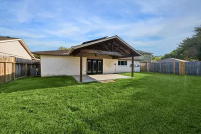 9807 Sparrow Street, La Porte, TX 77571 - Photo 5