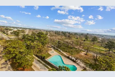 4444 Victory Drive Drive #1108, Houston, TX 77088 - Photo 5