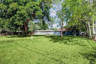 1236 San Felipe St, Angleton, TX 77515 - Photo 11