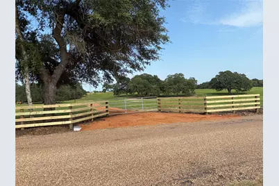 401 N Knezek Road, Flatonia, TX 78941 - Photo 1