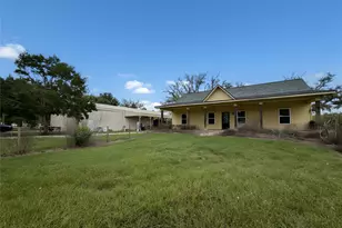 4680 County Rd 611, Angleton, TX 77515 - Photo 1