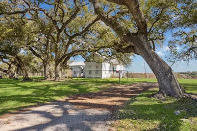 1118 Fm 1697, Burton, TX 77835 - Photo 23