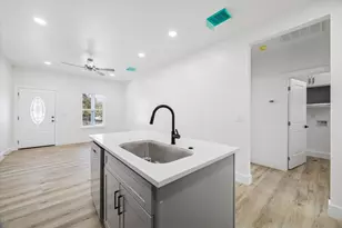 7222 Philibert Ln, Houston, TX 77028 - Photo 3