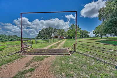 1552 Holub Road, Schulenburg, TX 78956 - Photo 3