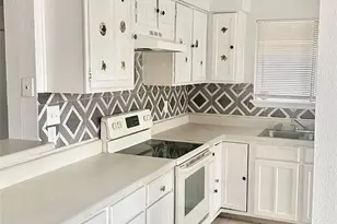 2743 Flintrock Cir, Houston, TX 77067 - Photo 9