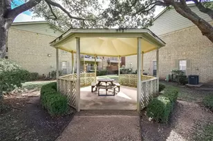1515 Sandy Springs Rd, Houston, TX 77042 - Photo 35