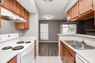 1515 Sandy Springs Rd, Houston, TX 77042 - Photo 7