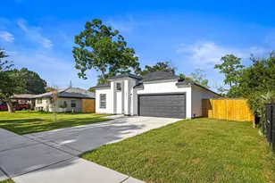 10426 Royal Oaks Dr, Houston, TX 77016 - Photo 1