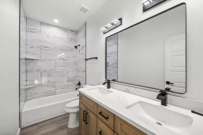 10426 Royal Oaks Drive, Houston, TX 77016 - Photo 17