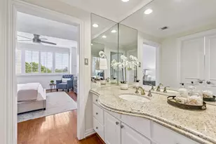49 Briar Hollow Ln, Houston, TX 77027 - Photo 17