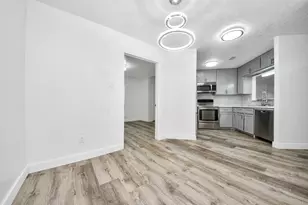 11627 Bowlan Ln, Houston, TX 77035 - Photo 7