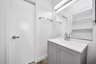 11627 Bowlan Ln, Houston, TX 77035 - Photo 17