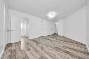 11627 Bowlan Ln, Houston, TX 77035 - Photo 13