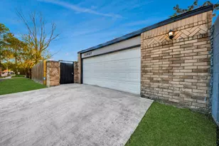 11627 Bowlan Ln, Houston, TX 77035 - Photo 21