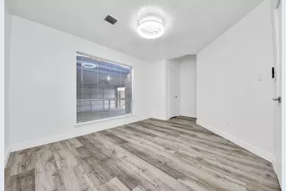 11627 Bowlan Lane, Houston, TX 77035 - Photo 9