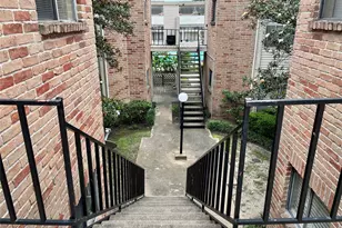 10130 Waterstone Dr, Houston, TX 77042 - Photo 3