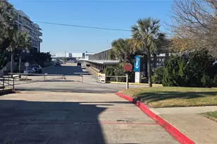 7078 N Holiday Dr, Galveston, TX 77550 - Photo 35