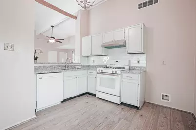 1103 W Brompton Drive, Pearland, TX 77584 - Photo 9