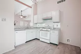 1103 W Brompton Dr, Pearland, TX 77584 - Photo 9