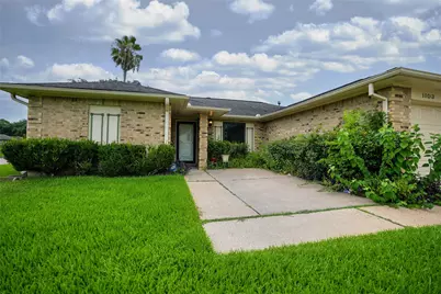 1103 W Brompton Drive, Pearland, TX 77584 - Photo 3
