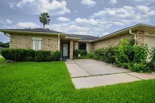 1103 W Brompton Dr, Pearland, TX 77584 - Photo 3