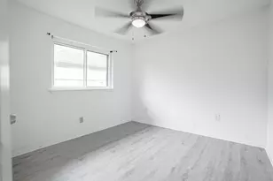 1103 W Brompton Dr, Pearland, TX 77584 - Photo 15