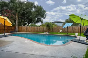 1103 W Brompton Dr, Pearland, TX 77584 - Photo 1