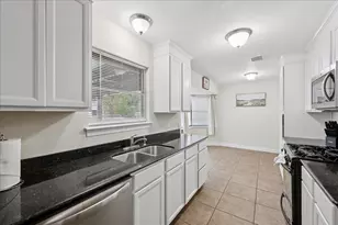 855 Carolina, Bridge City, TX 77611 - Photo 15