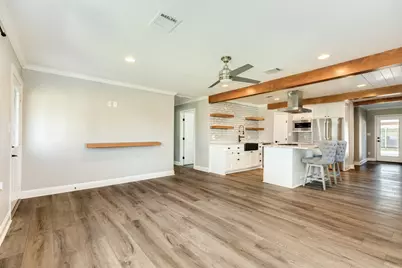 1614 Avenue F, Danbury, TX 77534 - Photo 9