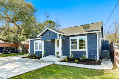 1614 Avenue F, Danbury, TX 77534 - Photo 3