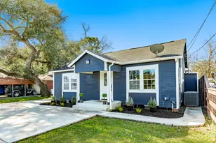 1614 Avenue F, Danbury, TX 77534 - Photo 3