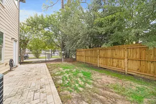 888 Fisher St, Houston, TX 77018 - Photo 25