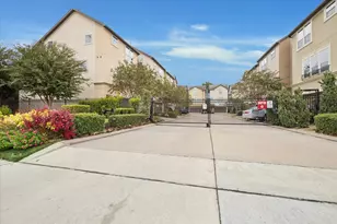 888 Fisher St, Houston, TX 77018 - Photo 29