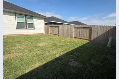 523 Robin Street, Angleton, TX 77515 - Photo 33