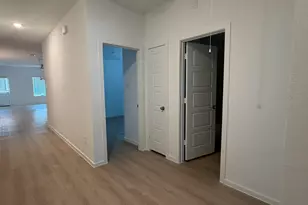 523 Robin St, Angleton, TX 77515 - Photo 5