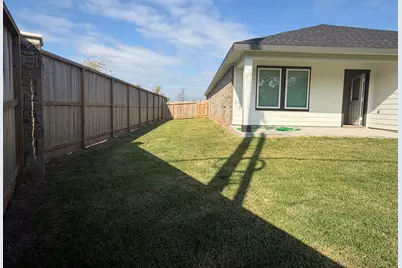 523 Robin Street, Angleton, TX 77515 - Photo 35