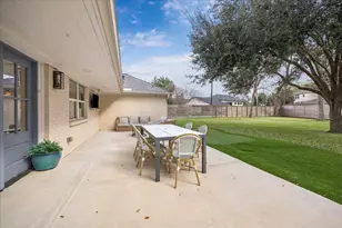 10207 Piermain Dr, Houston, TX 77035 - Photo 31