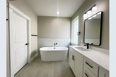 8914 Ivy Spring Lane, Houston, TX 77088 - Photo 19