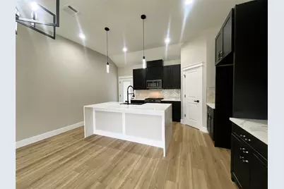 8914 Ivy Spring Lane, Houston, TX 77088 - Photo 7