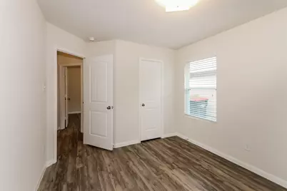 5707 S Brenwood Drive, Katy, TX 77449 - Photo 5
