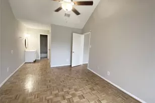 8499 Sands Point Dr, Houston, TX 77036 - Photo 11